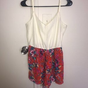 Super cute floral romper!